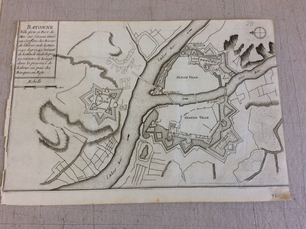 Mapa de la ciudad de Bayona (Francia), hacia 1700. Nicolás de  Fer