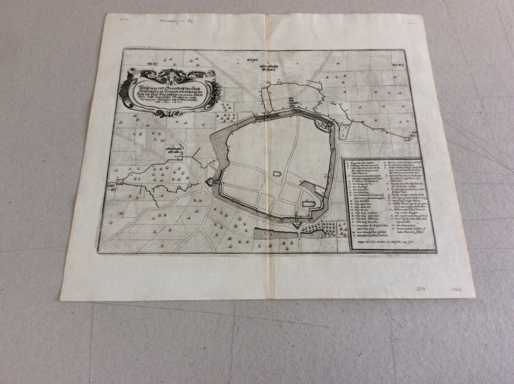 Plano de la ciudad de Weissenburg  y mapa de sus alrededores  (Baviera, Alemania), 1647. Merian