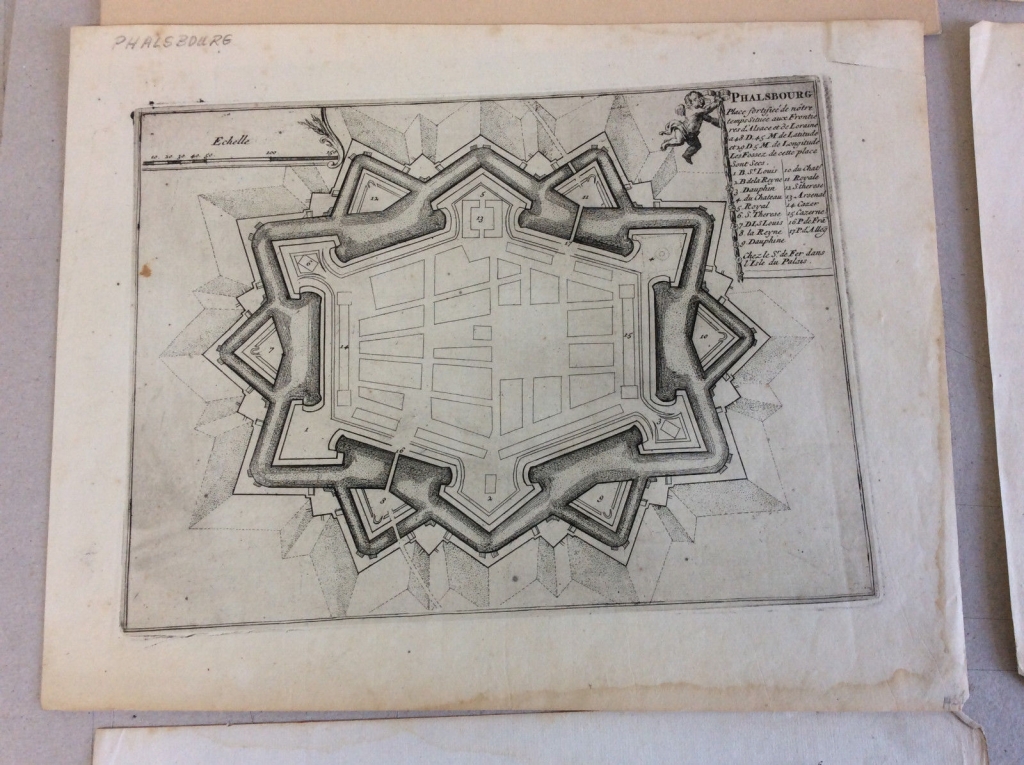 Mapa de la ciudad fortificada de Phalsbourg (Francia), hacia 1700. Bodenehr